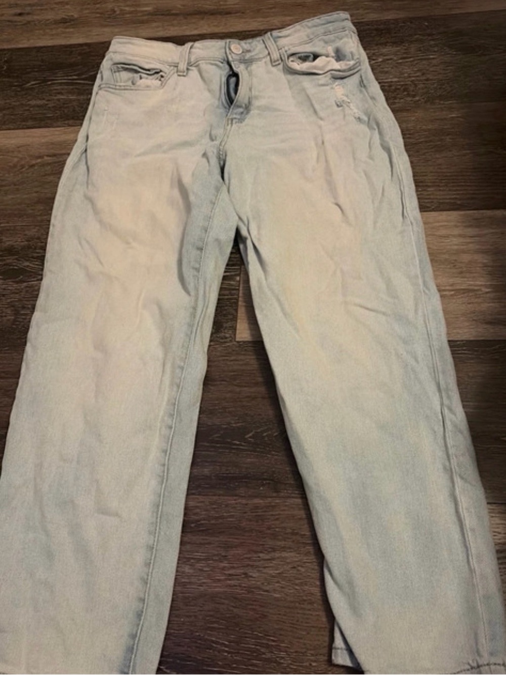 High-Rise Women's Light Wash Jeans - Classic Straight Fit